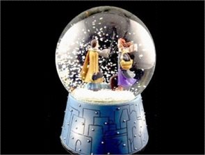 Orta Boy Kış Masalı Tasarımlı Müzikli Kar Küresi