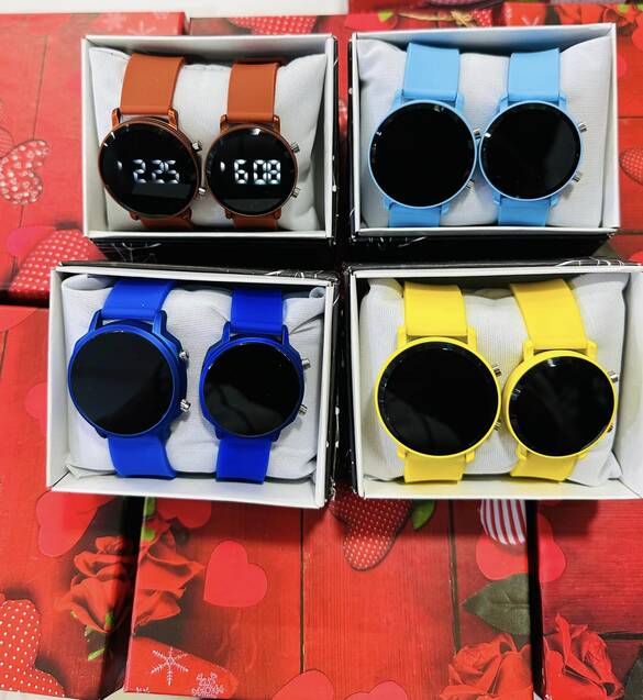 Toptan Silikon Kayışlı Kutulu Led'li Çift Saat 