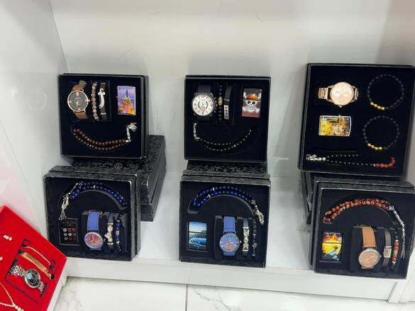 Toptan Kutulu Erkek Çakmaklı Saat Kombin Takımı