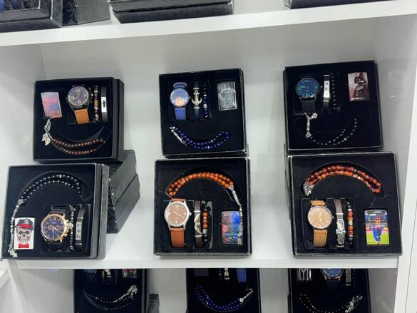 Toptan Kutulu Erkek Çakmaklı Saat Kombin Takımı