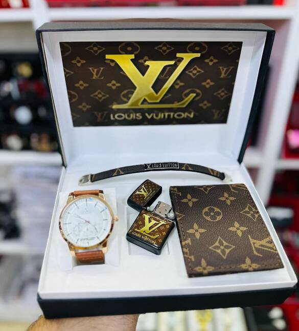 Toptan Mix Model Kutulu Yazılı Cüzdanlı Saat Set Takımı