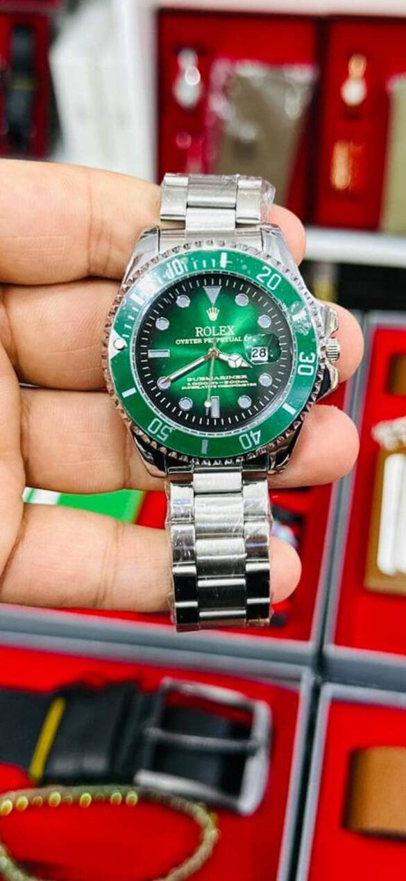 Toptan Kutulu Yazılı Takvimli Lüx Erkek Kol Saati