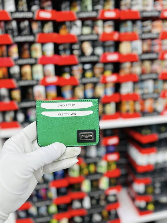 Toptan Metal Logo Baskılı Kartlık Cüzdan 