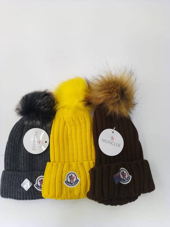 Toptan MONCLER Ponponlu Yazılı Nakışlı Bayan Bere