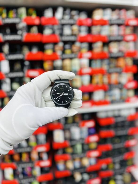 Toptan Silikon Kordonlu Takvimli Lacoste Model Kol Saati 