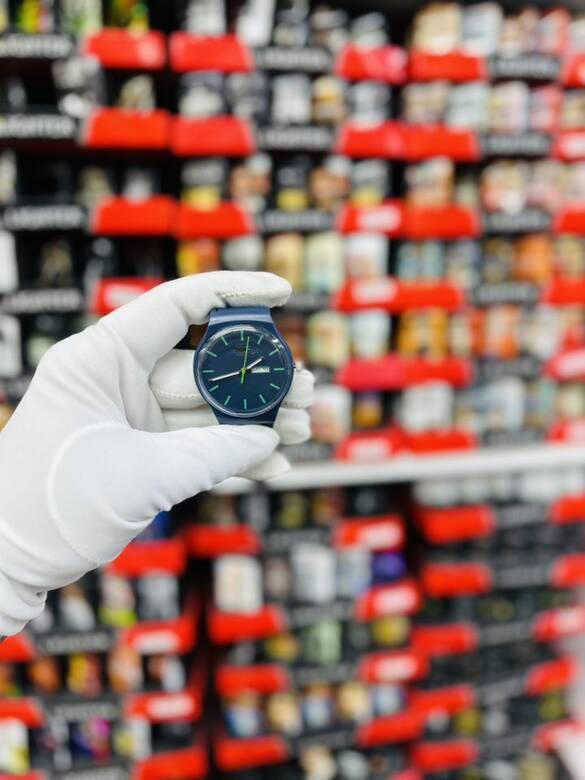 Toptan Silikon Kordonlu Takvimli Lacoste Model Kol Saati 