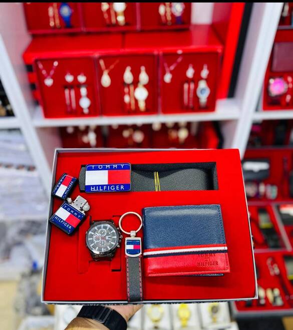 Toptan Yazılı Erkek Kutulu Kemerli Lüx Saat Seti